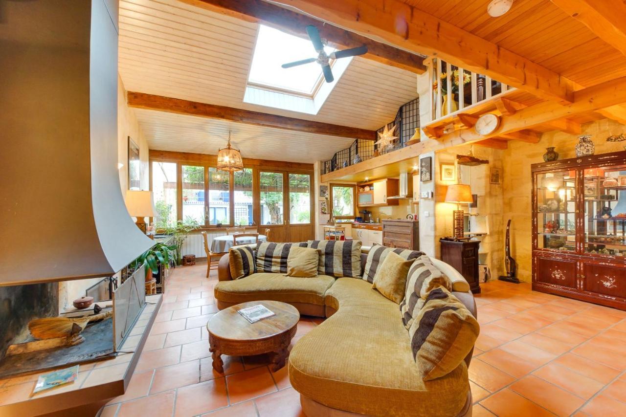 Superbe maison en pierre bordelaise avec parking, deux lits doubles, terrasse et jardin Bordeaux Extérieur photo